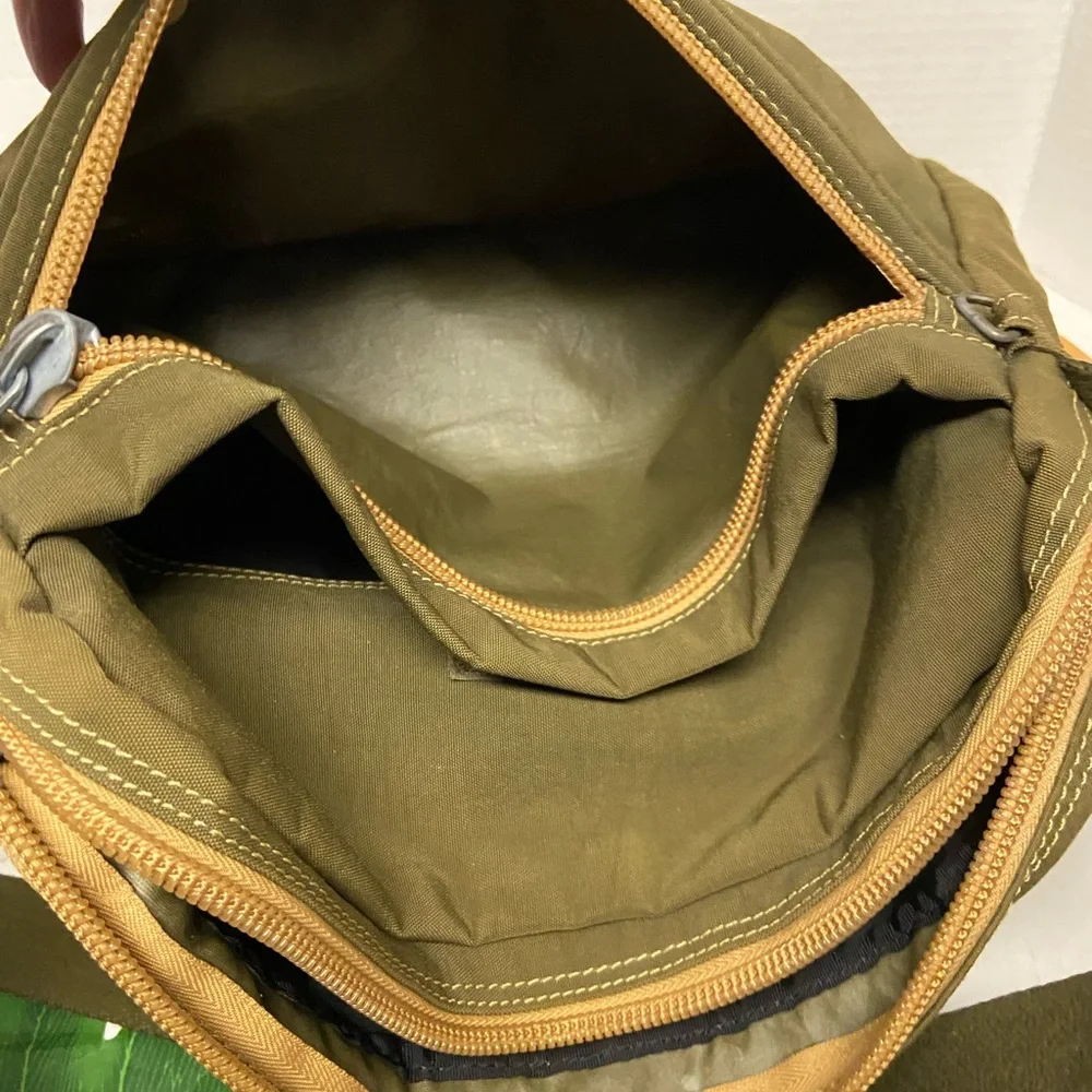 - Hedgren Camo Green Messenger Satchel Unisex Outdoor Bag